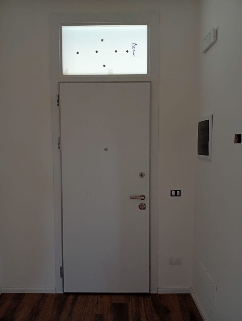 portoncino-blindato-bianco-interno